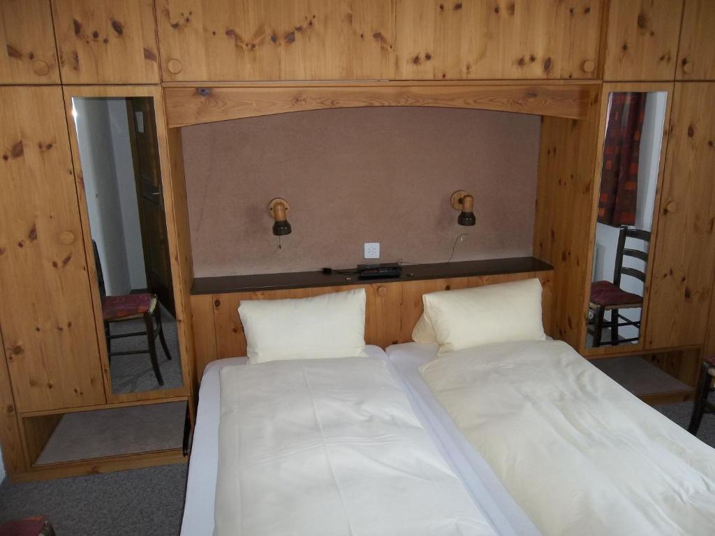 Hotel Old-Jnn Saas im Prattigau Zimmer foto