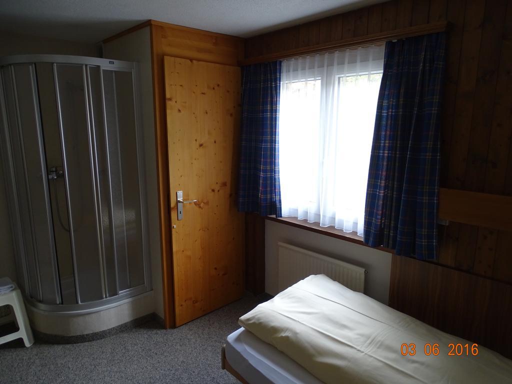 Hotel Old-Jnn Saas im Prattigau Zimmer foto