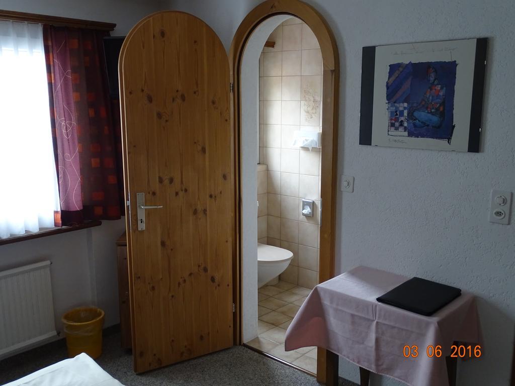 Hotel Old-Jnn Saas im Prattigau Zimmer foto